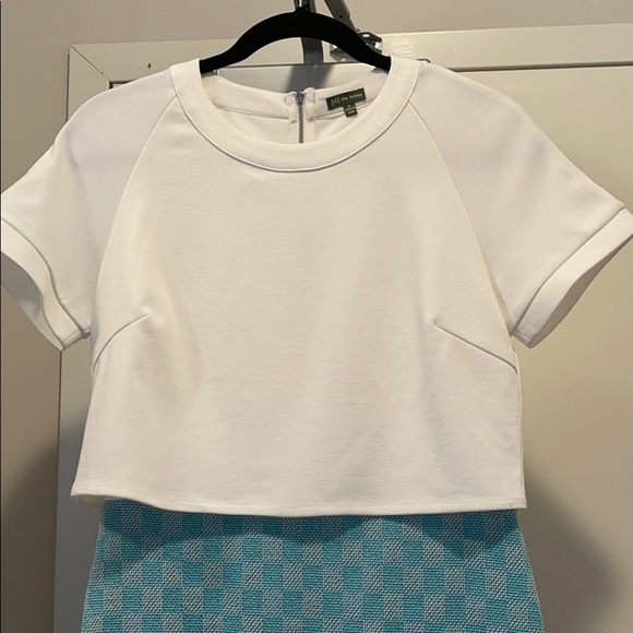 Classic dress - Picture 3 of 6